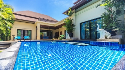 Luxury Villa on Nai Harn beach