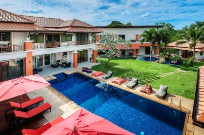 Exclusive 13 bedroom villa in Laguna